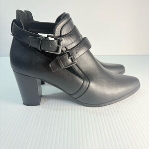Liz Claiborne Camelia Black Heeled Boots with Buckle Detail Sz9.5 Classic Chic